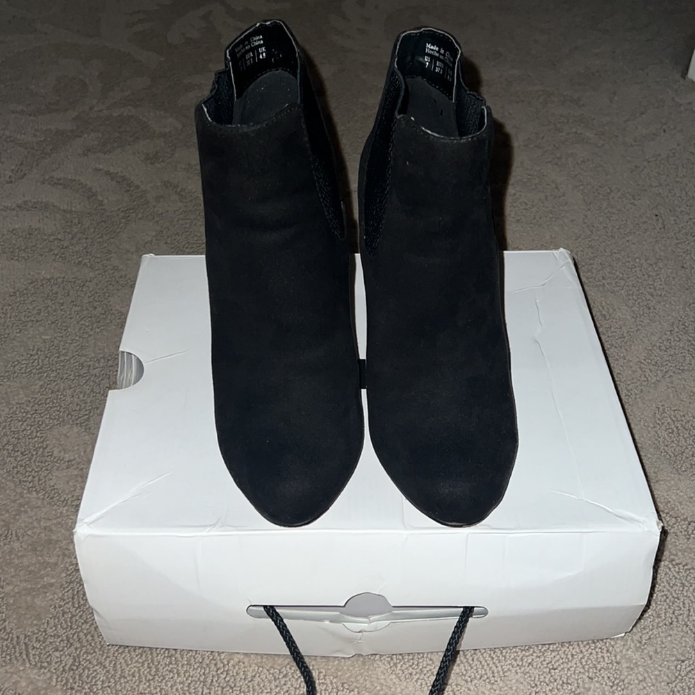 Boots - Picture 2 of 4